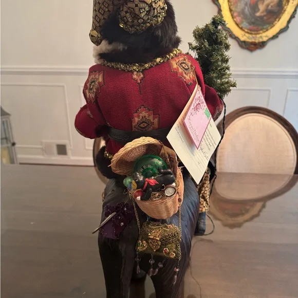 Limited edition Karen Didion light up Santa on elephant - Picture 4 of 13